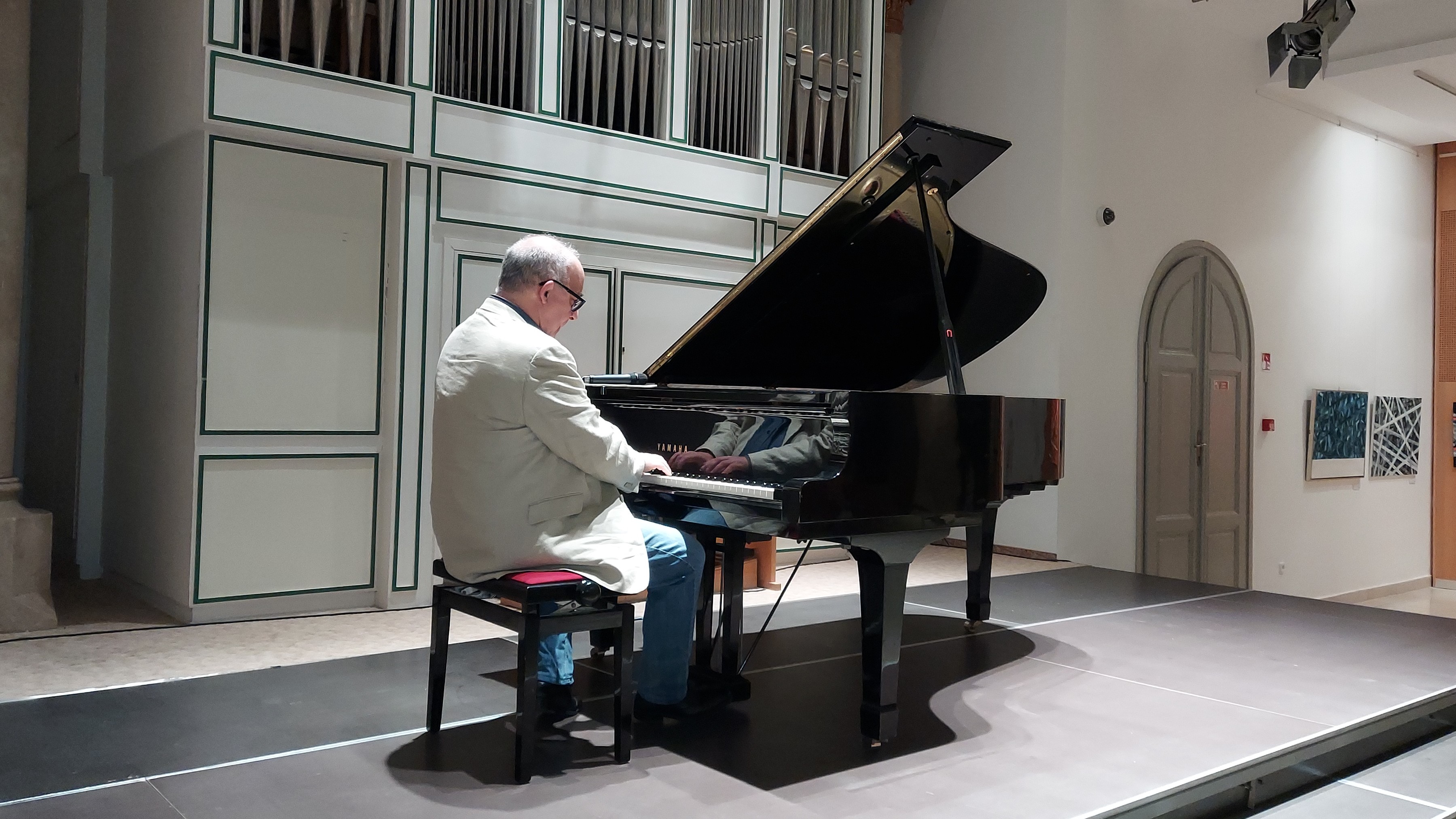 Zoltán Pintér - piano